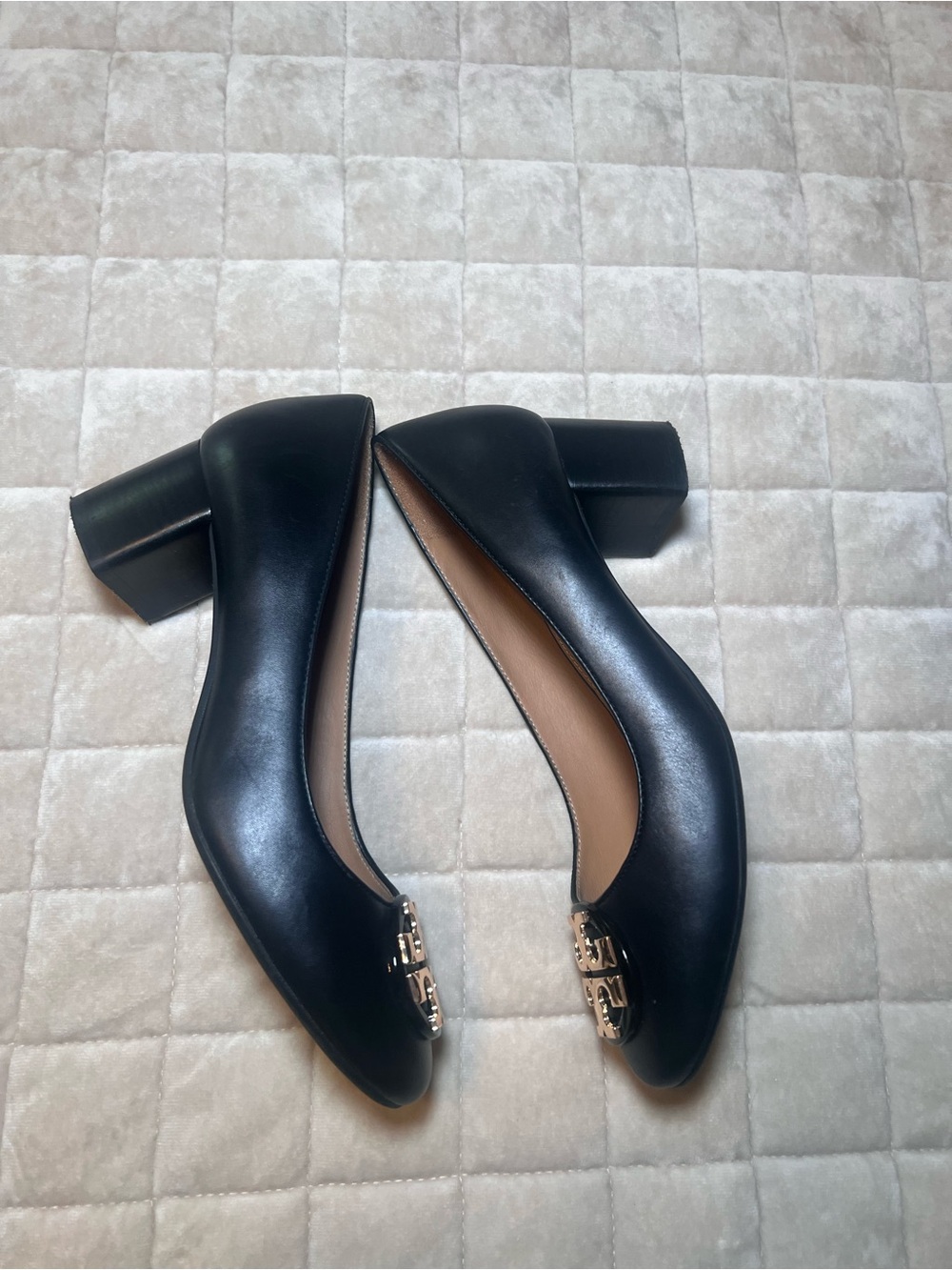 Tory Burch Janey Pumps in black leather - Picture 6 of 6